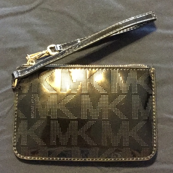 Michael Kors Black Patent Leather Wristlet - Picture 2 of 3